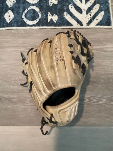 Infield RH Marucci Ascension Baseball Glove 11.25" (Used)