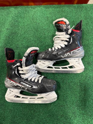 Intermediate Bauer Vapor 3X Hockey Skates (Fit 1) Size 5.5 (Used)