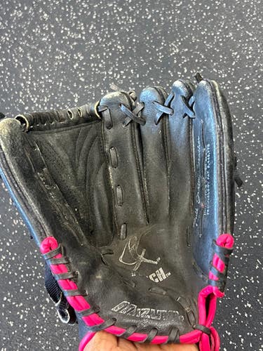 Used Mizuno FINCH BB/SB Glove RH Throw Black 11 1/2" 11849-S000035777