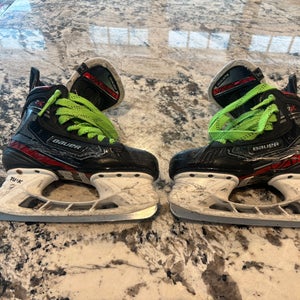 2019 Bauer Vapor 2X Hockey Skates Regular Width Size 3 (Used)