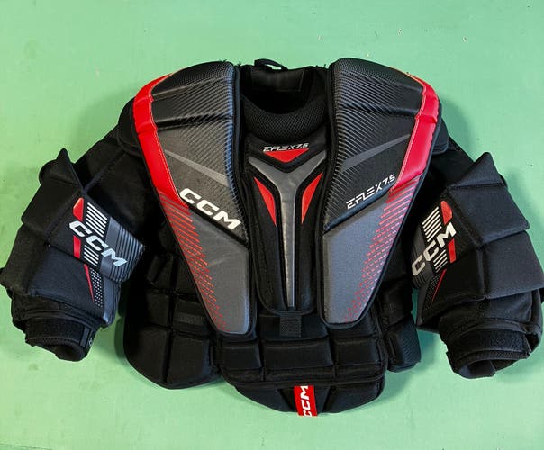 CCM Extreme Flex 7.5 Goalie Chest Protector | Junior Medium-Large