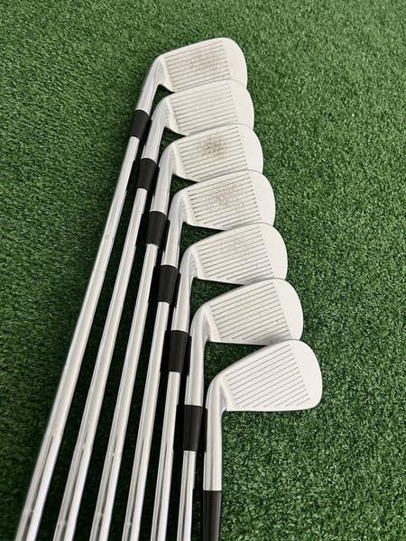 Taylormade P730 Forged Iron Set 4-P / KBS Tour FLT 120 Stiff