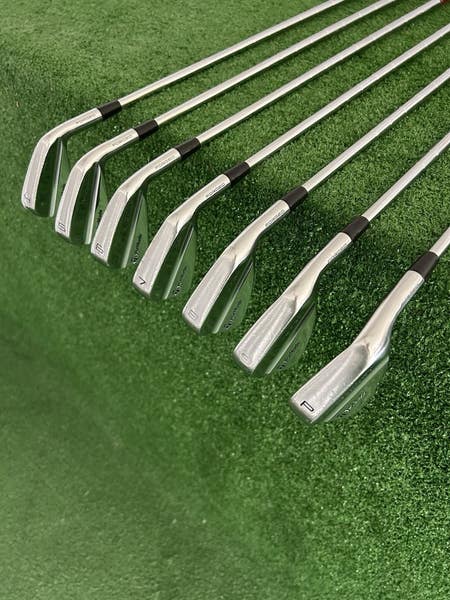 Taylormade P730 Forged Iron Set 4-P / KBS Tour FLT 120 Stiff