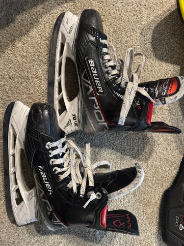 2021 Bauer Vapor 3X Hockey Skates Regular Width 8.5 (Used)