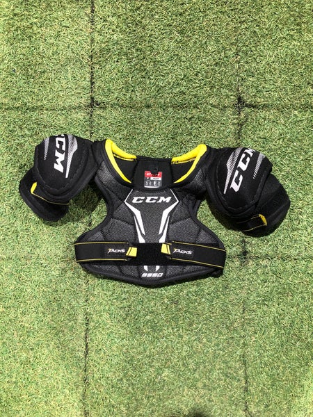 Youth Medium CCM Tacks 9550 Shoulder Pads (Used)