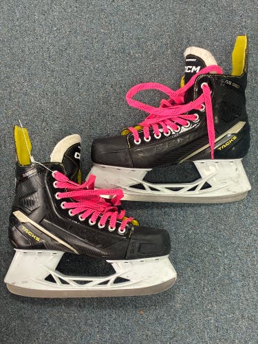 Senior CCM AS-560 Hockey Skates 9 (Used)