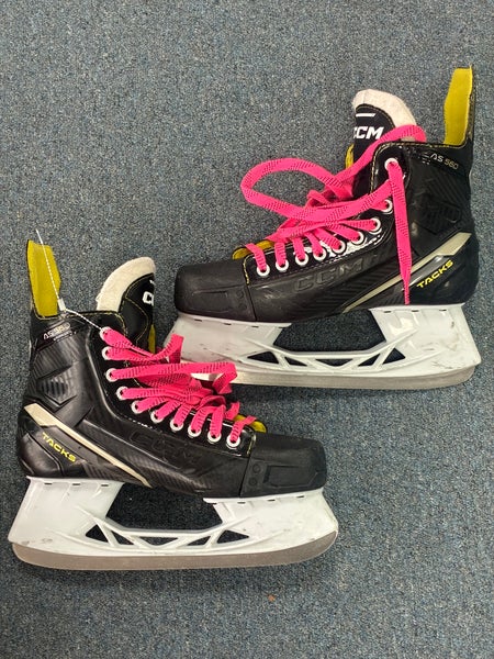 Senior CCM AS-560 Hockey Skates 9 (Used)
