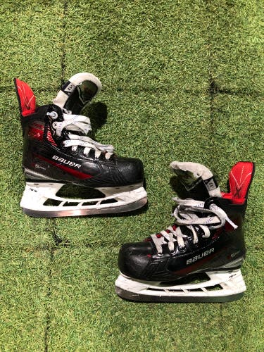 Youth Bauer Vapor X5 Pro Hockey Skates Regular Width 13.0 (Used)