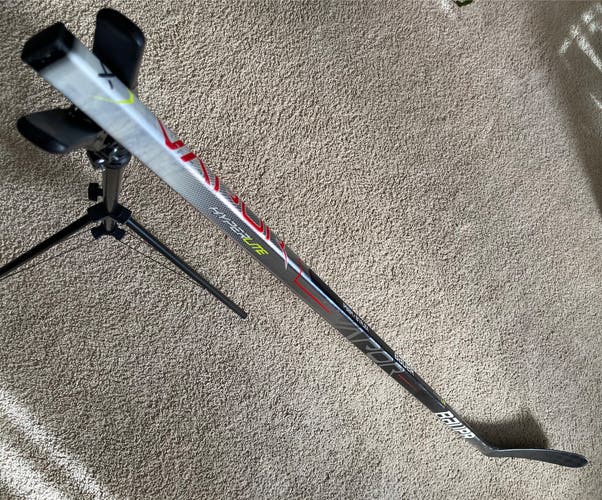 Senior Bauer Vapor Hyperlite Left Hand Hockey Stick P92M 87 Flex (Used)