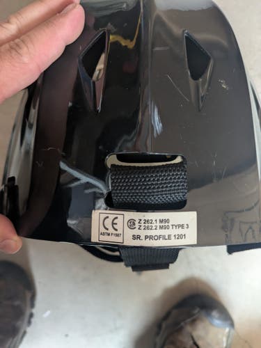 Senior Large Bauer 1201 Goalie Mask with Cat Eye Cage (Used)