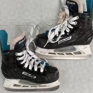 Bauer XLP Hockey Skates I Youth12