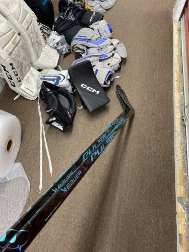 Intermediate Bauer Pulse Left Hand Hockey Stick P92 65 Flex (New)