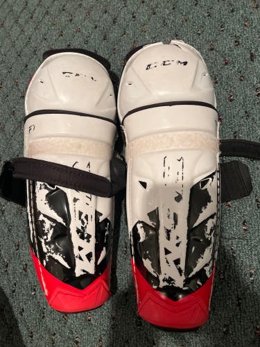 Junior CCM 11" Shin Pads (Used)