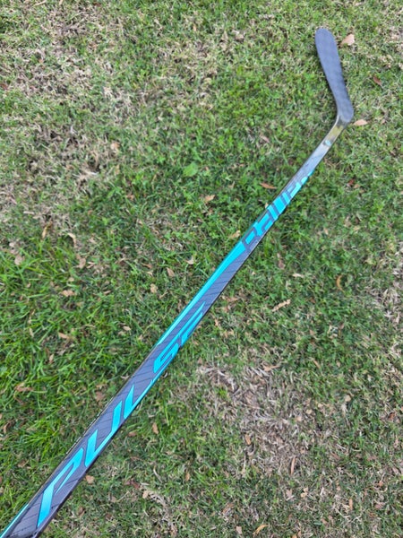 Senior Bauer Pulse Hockey Stick Left Hand P92 70 Flex (Used)