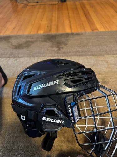 Large Bauer Re-Akt 155 Helmet (Used)