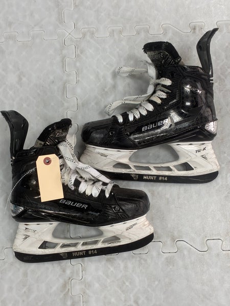 Intermediate Bauer Supreme Mach Hockey Skates 6 (Used)