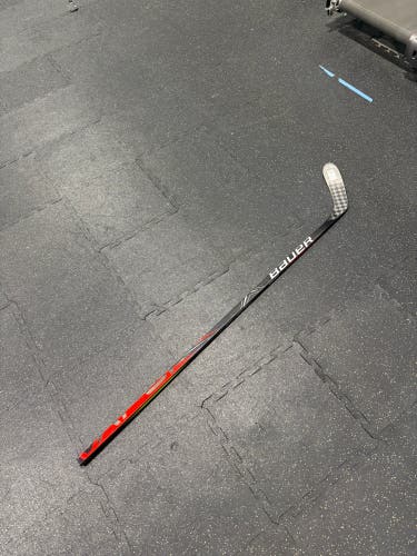 Senior Bauer Vapor FlyLite Left Hand Hockey Stick P28 95 Flex Pro Stock (New)