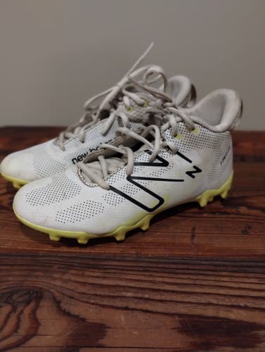 Youth Lacrosse Cleats - Size 4 Boys - New Balance Freeze LX V4