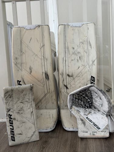 34" Bauer Mach Regular Goalie Full Set Size Medium (Used)
