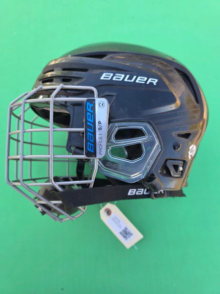 Medium Bauer Re-Akt 85 Helmet (Used)