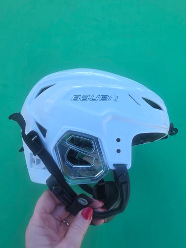White Small Bauer Hyperlite Helmet (Used)