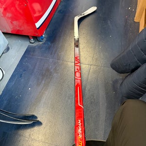 Senior Bauer Vapor Hyperlite Right Handed Hockey Stick P92 87 Flex Pro Stock (Used)