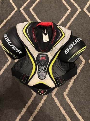 Medium Junior Bauer Vapor 2X Shoulder Pads (Used)