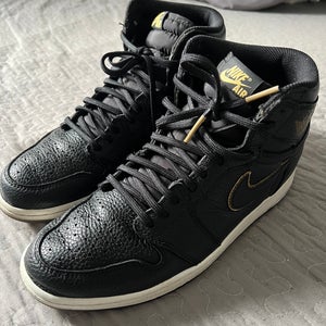 Men's Size M 9.5 (W 10.5) Air Jordan Shoes (Used)