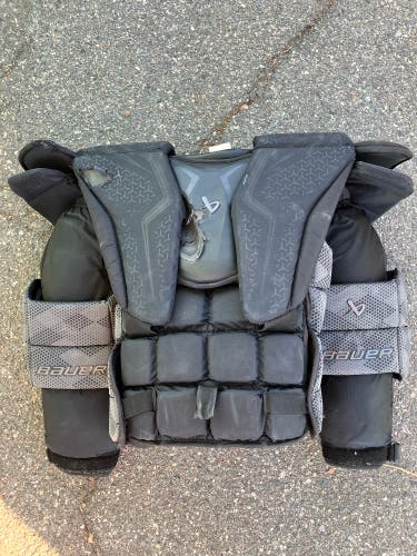 Intermediate Large Bauer Elite Goalie Chest Protector (Used)