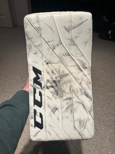 Used CCM Axis 1.9 Senior Regular Blocker
