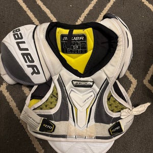 Small Junior Bauer Supreme S170 Shoulder Pads (Used)