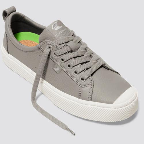 Cariuma OCA Low Sneakers Mens US 9 Gray Premium Leather Lifestyle Shoes HAWK1053