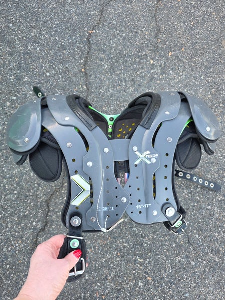 XS Adult Other Xtech Shoulder Pads (Used)