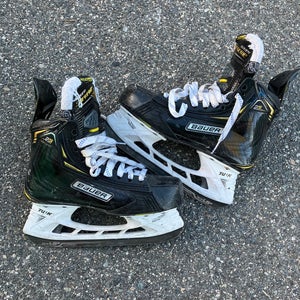 Junior Bauer Supreme 2S Pro Hockey Skates Extra Wide Width Size 4 (Used)