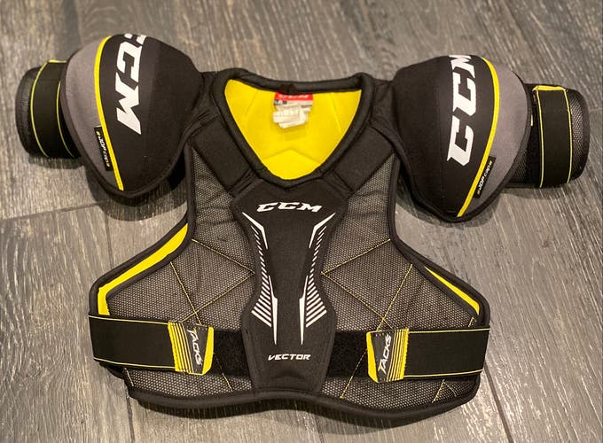 Medium Senior CCM Vector Shoulder Pads (Used) LIKE NEW!!!