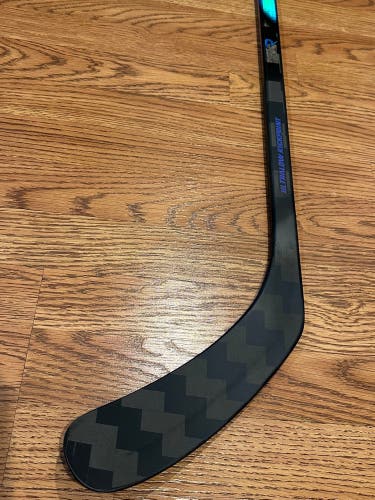 CCM Ribcor Trigger 10 Pro Right Handed Hockey Stick 30 Flex Youth