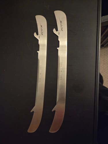 Bauer Fly-X 280 mm size 9 (New)