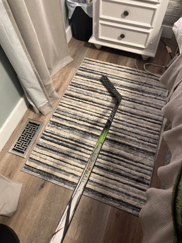 Senior Bauer Vapor Hyperlite 2 Left Hand Hockey Stick P90TM 70 Flex (Used)