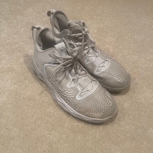 New Balance Freeze turf cleats 8.5