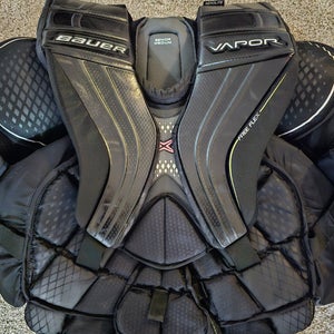 Medium Bauer Vapor 2X Pro Goalie Chest Protector (Used)