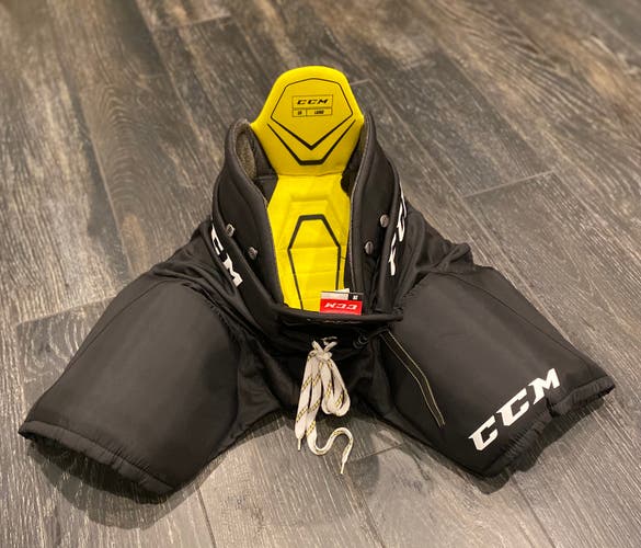 Large CCM Hockey Pants (Used) LIKE NEW!!