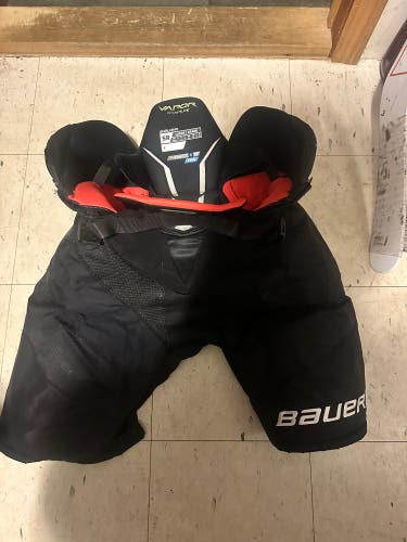 Senior Large Bauer Vapor Hyperlite Hockey Pants (Used)