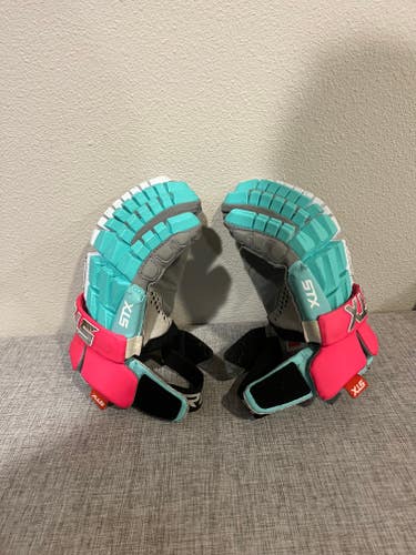 STX Surgeon RZR2 Lacrosse Gloves Medium (Used)