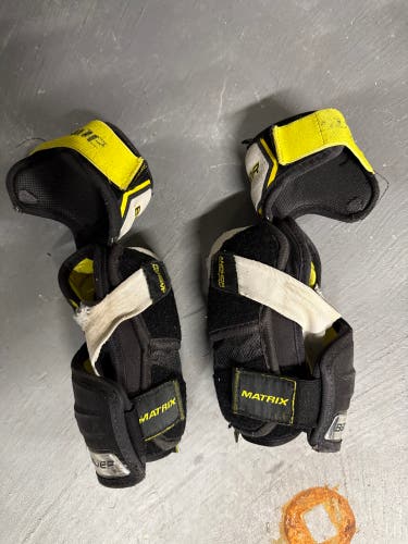 Senior Small Bauer Supreme Matrix Elbow Pads (Used)
