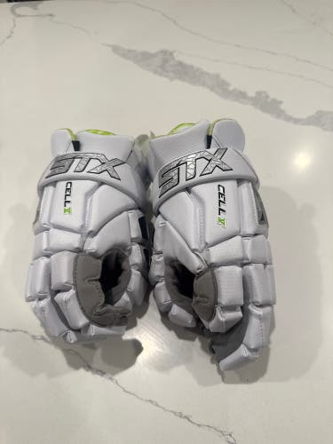 STX Cell V Lacrosse Gloves Medium (New)