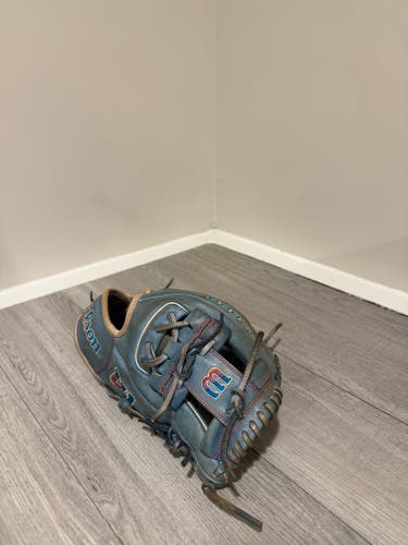 2023 Wilson A2000 1786 RH Infield Baseball Glove 11.5" (Used)