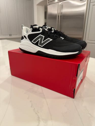 Brand New in Box!! Women's New Balance Fresh Foam Velo v4 Turf Trainer, size 9, Black.