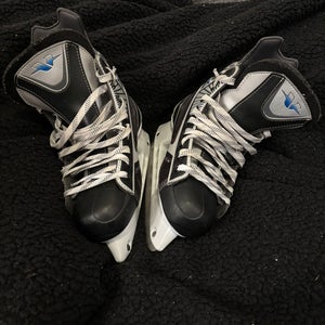 CCM Tacks Vector Hockey Skates Regular Width Pro Stock Size 4.5 (Used)