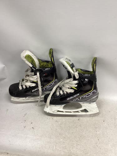 Used Bauer VAPOR 3X Junior Hockey Skate Junior 02 11851-S000042232