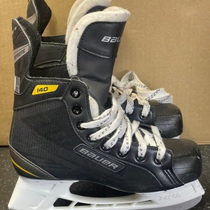 Used Bauer Supreme 140 Hockey Skates Size 4